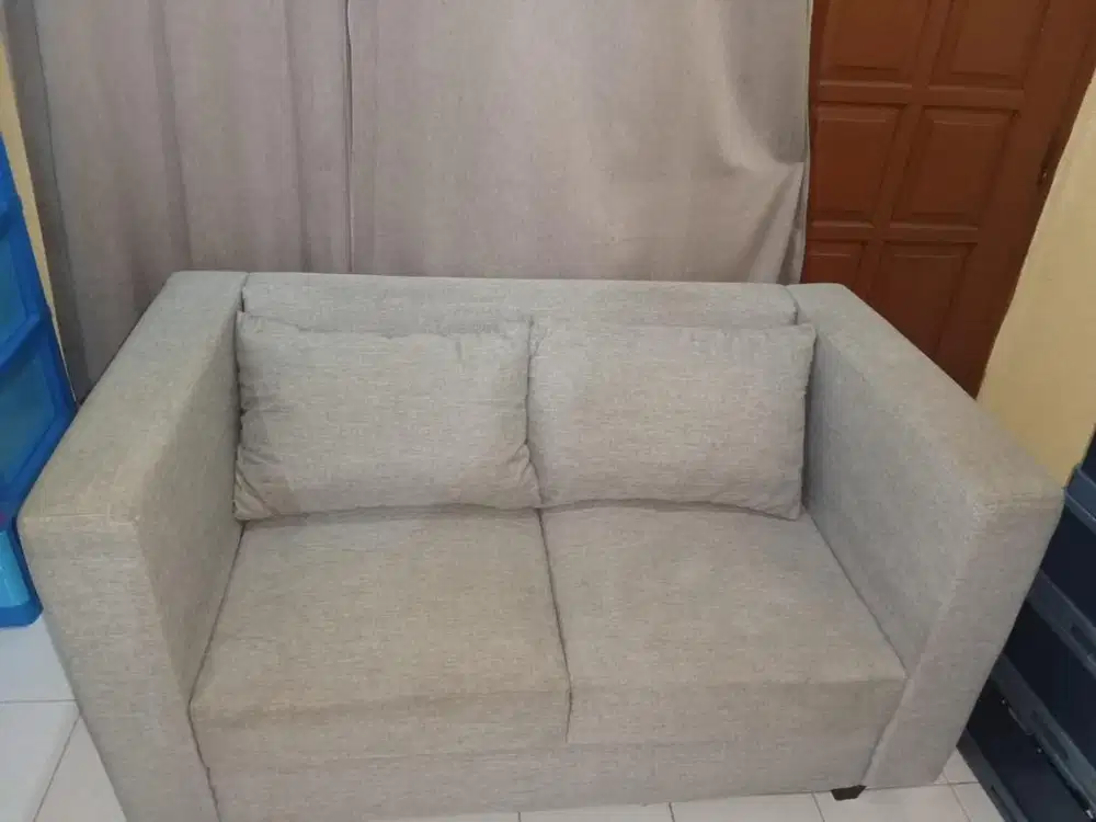 Dijual sofa 2 seater bahan fabric