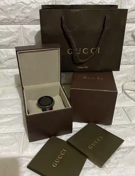 Gucci watch digital authentic full set