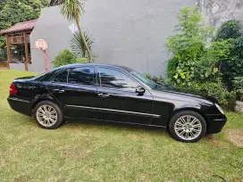 Mercedes-Benz E260 2002 Bensin