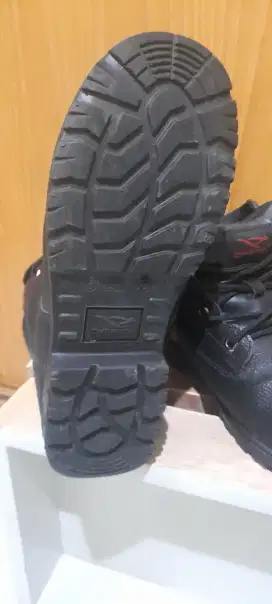 Sepatu safety cheetah no.41
