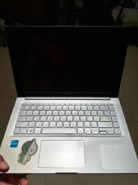 Dijual ASUS VivoBook i3