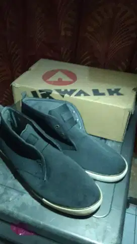 Sepatu 44 airwalk ori siap pakai nego cod rungkut ok