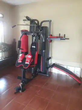 Alat fitness Home gym dengan samsak tinju