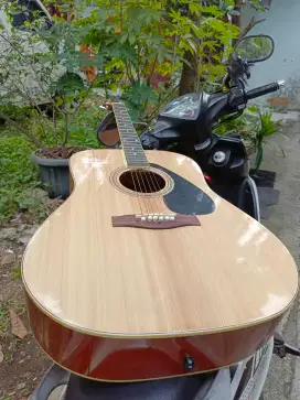 Gitar Akustik Premium Jumbo Yamaha F310 Natural