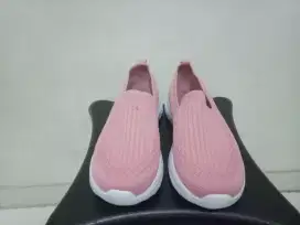 Sepatu Olahraga Wanita Fashion Size 37