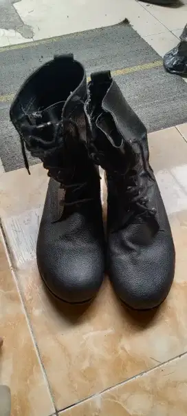 Sepatu pdl siap pakai
