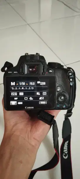 Canon EOS 100D (TouchScreen)