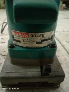 Makita 9045 B ( mesin amplas)