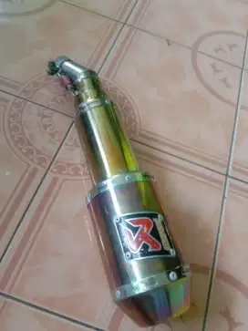 Silencer racing merk akrapovic