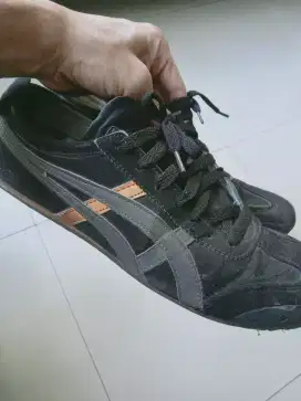 Dijual sepatu onitsuka tiger