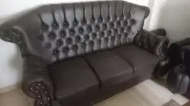 Sofa set u ruang tamu klasik