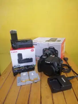 Canon 500d body only & Baterai grip ori