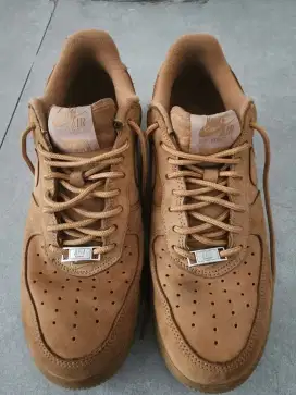 Sepatu nike edisi supreme original barcode asli