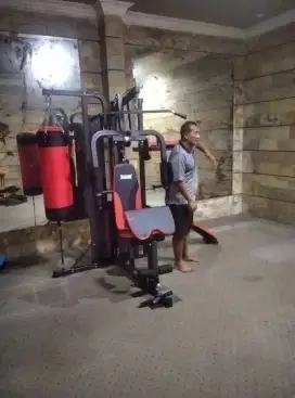 Home gym TF dengan samsak tinju/3 sisi