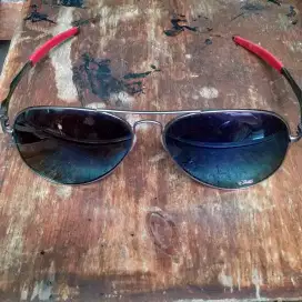 Kacamata Oakley seri motogp