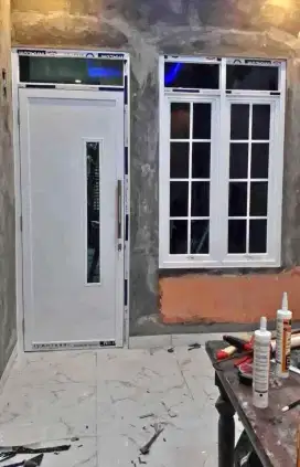 Kusen aluminium pintu dan jendela kaca