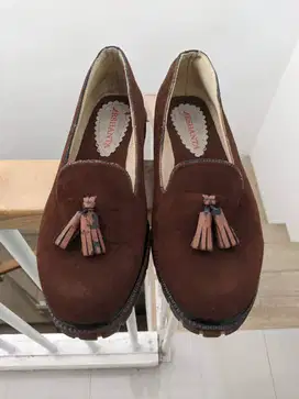 Sepatu Wanita Suede Slip On Size 38