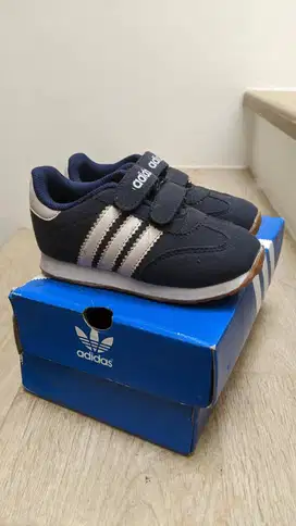 Sepatu anak Adidas size 23