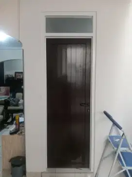 Pintu Alumunium Panel Dobel Spandrel