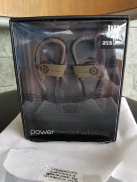 HEADPHONE UNDEFEATED x DRE