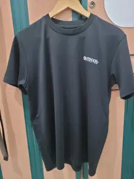 Kaos Hitam Outdoor
