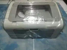 Printer HP Laser jet P1102 bekas kondisi mulus