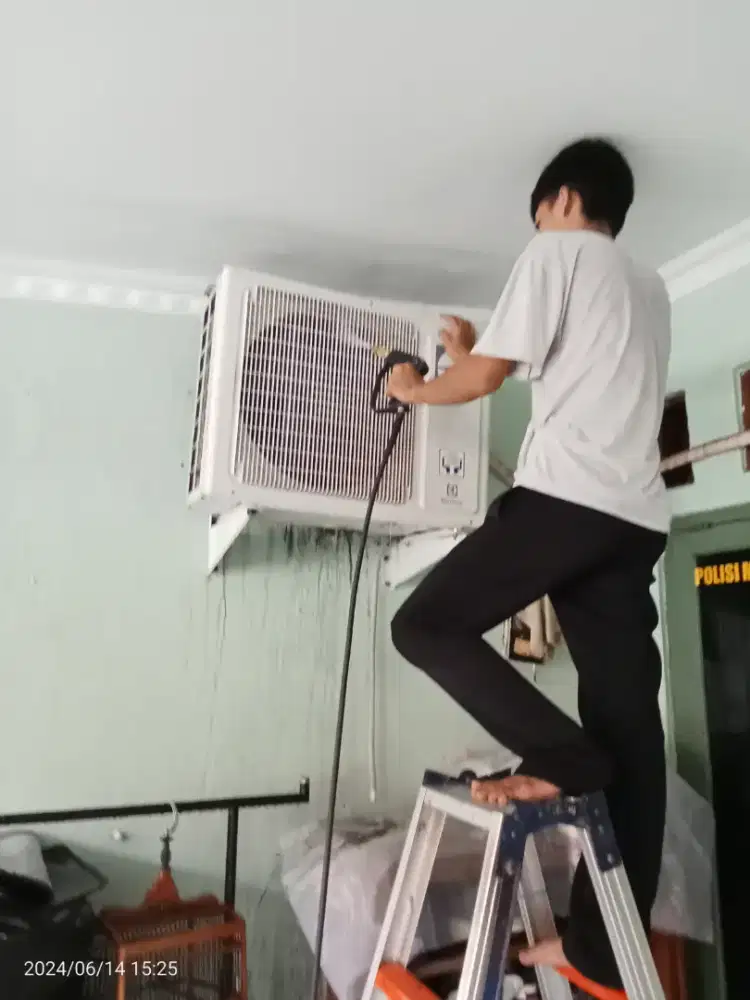 Service kulkas,AC,mesin cuci,water heater,dll