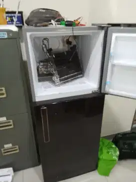 Service kulkas,AC,mesin cuci,water heater,dll