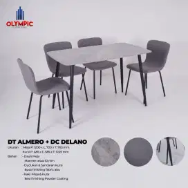 Meja makan 4 kursi ada dua warna
