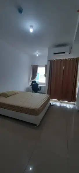 Di sewakan tahunan murah studio furnish apartement the nest