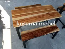 Meja kursi warung dan cafe