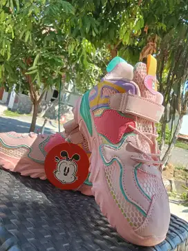 Sepatu sekolah anak import