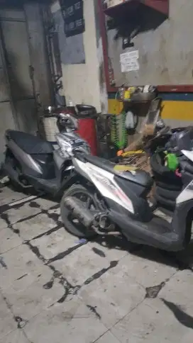 Di cari mekanik motor  berpengalaman,