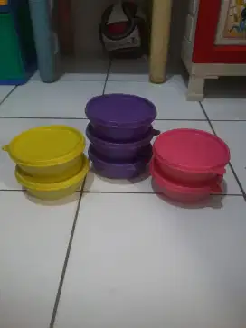 Tupperware bekas