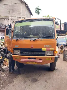 Mitsubishi fuso fighter dump truk 2011