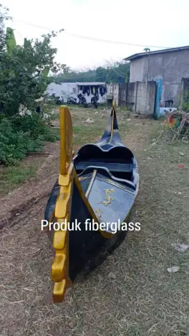 Wahana fiber perahu dayung jumbo gondolla