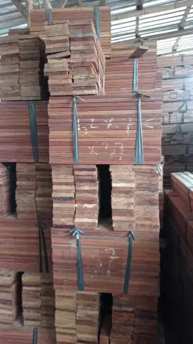 Kayu lantai/ kayu Bengkirai