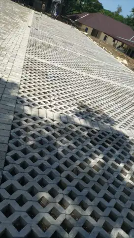 Paving Rumput 8 lubang