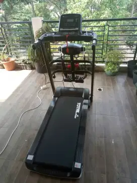 Alat olahraga Treadmill elektrik TF 607