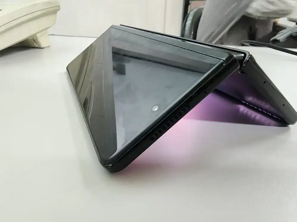 Fold 3 256 GB kondisi normal tidak ada kendala plus pencil