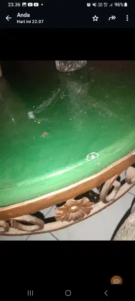 Meja marmer hijau