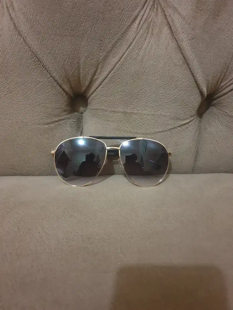 Like new .authentic kamata .sunglasses gucci