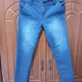 Celana Jeans Panjang Pria Slim Fit Size 32 Warna Biru Premium MEWAH