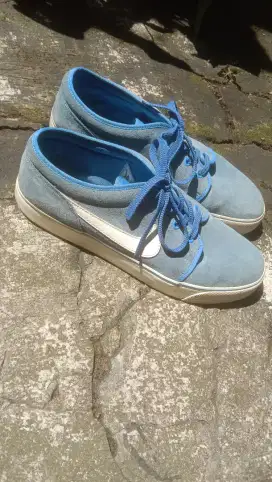 Nike sneakers kulit suede