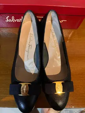 Sepatu Salvatore Ferragamo