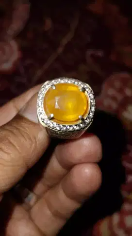 Yakut yellow safir