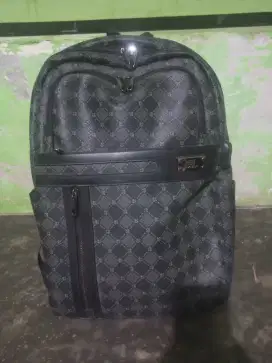 Tas gendong kulit merk SAGA