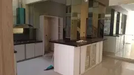 Disewakan rumah  Gading Kusuma