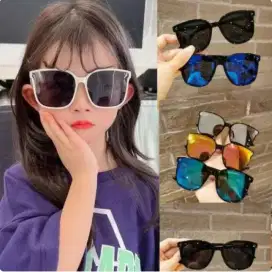 Kacamata Hitam Anak,,Three dots Oversized Frame Trendy (HITAM)