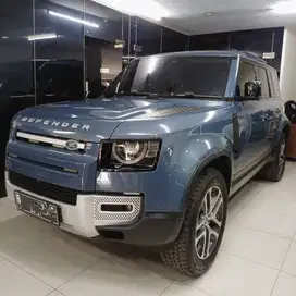 only 4k miles Defender 3 row seater 2020